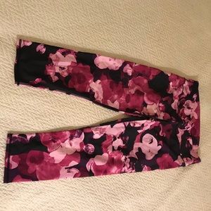 Fabletics watercolor Capri right